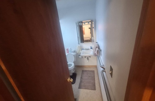 Burlington House | Cozy 1-bedroom house in tranquil West Burlington with AC and Internet.