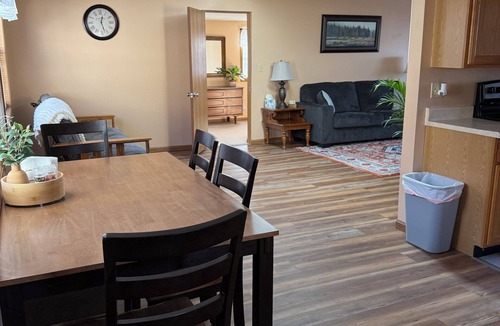 Quincy Cottage | Cozy 1 bedroom waterfront cottage