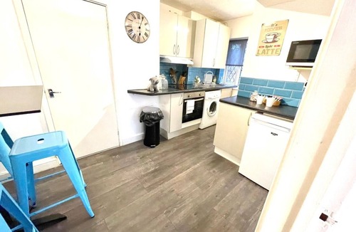 Cambridge Apartment | COZY 1 Bedroom with parking