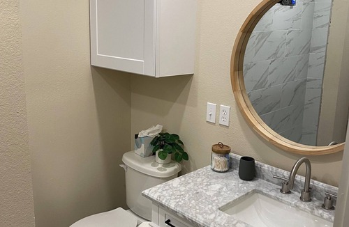 Greenville Apartment | Cozy 1-bedroom with AC and WiFi in charming Greenville