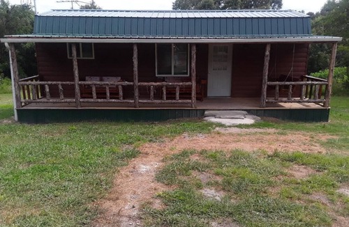 Marshall Cabin | Cozy 1-BR cabin w/Kid's Loft, & Hot Tub/Large Deck on Working Buffalo Farm
