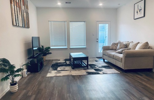 Spring House | Cozy 1-private bedroom Spring, Texas with refreshing AC