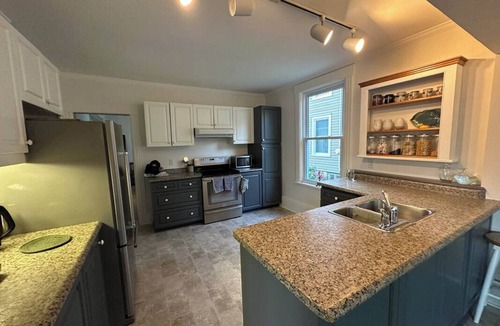 Prince Edward House | Cozy 125 year old home in the County - Min 30 days