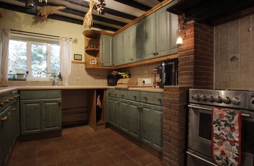 Tatenhill Cottage | Cozy 16th century Cottage n