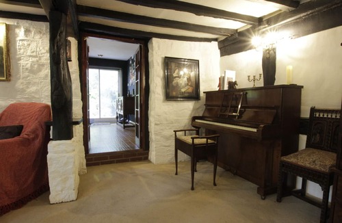 Tatenhill Cottage | Cozy 16th century Cottage n