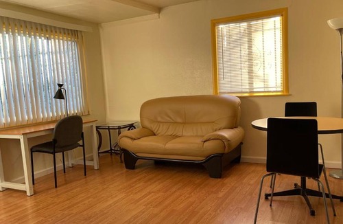 Southwest Berkeley House | Cozy 1B&1B Residential Home in Berkeley