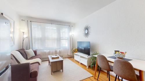 Commonwealth Apartment | Cozy 1B, Green Line, Boston Coll, Elev, Roof Deck