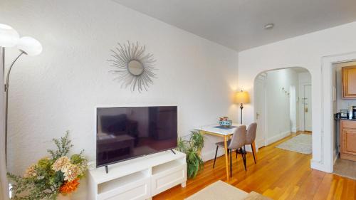 Commonwealth Apartment | Cozy 1B, Green Line, Boston Coll, Elev, Roof Deck