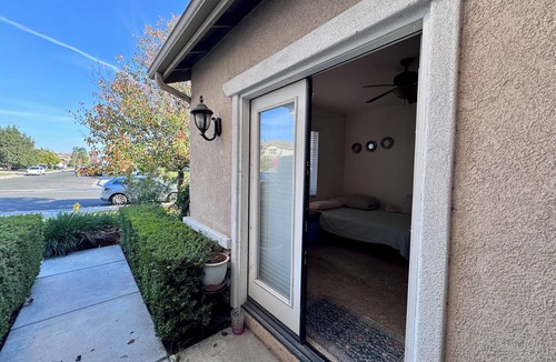 Eastvale House | Cozy 1B1B with Private Entry in the Heart of Eastvale