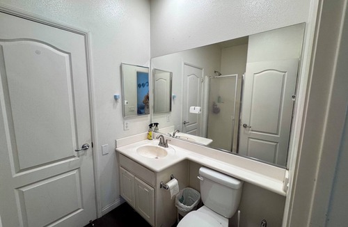Eastvale House | Cozy 1B1B with Private Entry in the Heart of Eastvale