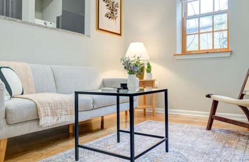 Rittenhouse Row Apartment | Cozy 1BD With Balcony