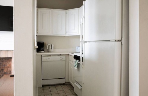Fenway–Kenmore Apartment | Cozy 1BDR Close to Fenway!