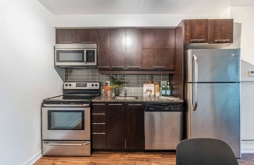 Parkdale Apartment | Cozy 1bed condo in Toronto downtown