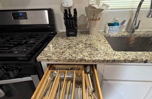 Mahncke Park Apartment | Cozy 1Bed Studio Near DT- FtSam-UIW-Trinity-PEARL!
