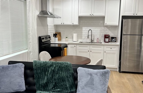 Winnetka House | Cozy 1bedroom 1bath Centrally located