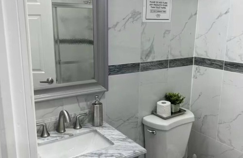 Queens Apartment | Cozy 1Bedroom Lower Level Apt