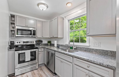 Hopewell Apartment | $ Cozy 1BR 1BA Apartment: Near Fort Gregg-Adams $