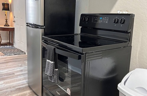 Hattiesburg House | Cozy 1br 1bath with Full Kitchen in Hattiesburg
