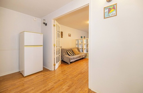Nouveau-Rosemont Apartment | cozy 1BR 5mins walk to metro free parking