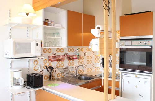 Port-la-Nouvelle Apartment | Cozy 1BR Apartment Steps from Beach with Balconies & Wi-Fi