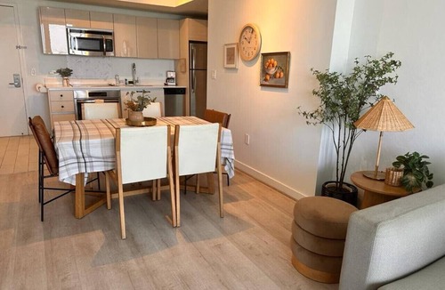 Hallandale Beach Apartment | Cozy 1BR Apartment with Beach Service & Heated Pool in Miami Beach
