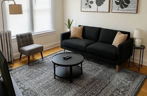 Rogers Park Apartment | Cozy 1BR Apartment in Rogers Park