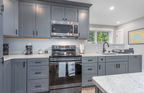 Strafford Apartment | Cozy 1BR Apartment on Bow Lake