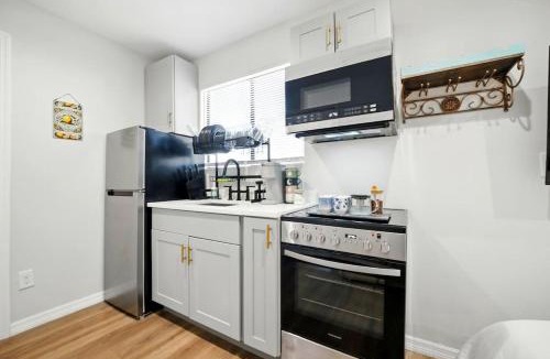 Murray Hill Apartment | Cozy 1BR Apartment Walking To Downtown Murray Hill