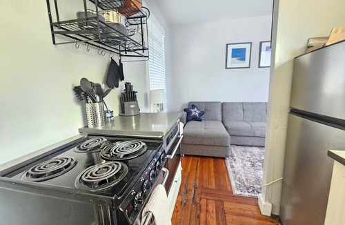 The Point Apartment | Cozy 1BR Apartment- Walk to Thames