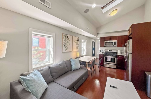 Southwark Apartment | Cozy 1BR Apt | Sleeps 8 | Near Independence Hall