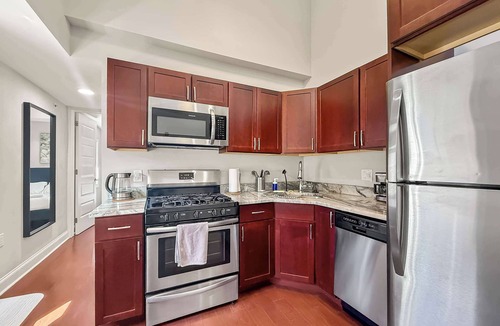 Southwark Apartment | Cozy 1BR Apt | Sleeps 8 | Near Independence Hall