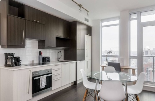 Downtown Toronto Apartment | Cozy 1BR Apt with Billiards near Alexandra Theatre