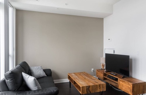 Downtown Toronto Apartment | Cozy 1BR Apt with Billiards near Alexandra Theatre