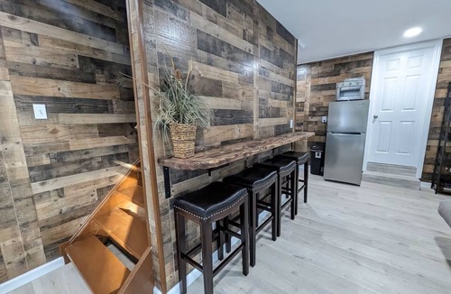 Andover House | Cozy 1BR Barn Escape Fire Pit & Yard