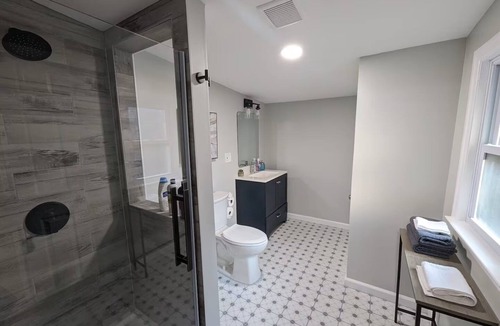 Andover House | Cozy 1BR Barn Escape Fire Pit & Yard