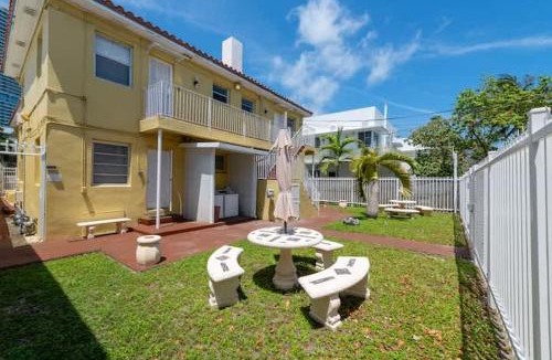 Flamingo/Lummus Apartment | Cozy 1BR Beach Apartment Walk to Miami Beach