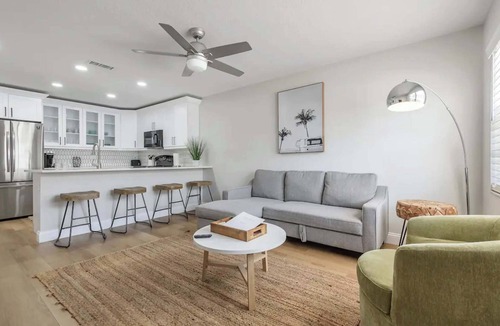 Apollo Beach House | Cozy 1BR Condo | Family & Pet Friendly