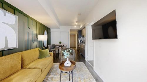 Garden District Apartment | Cozy 1BR Condo in Core Toronto