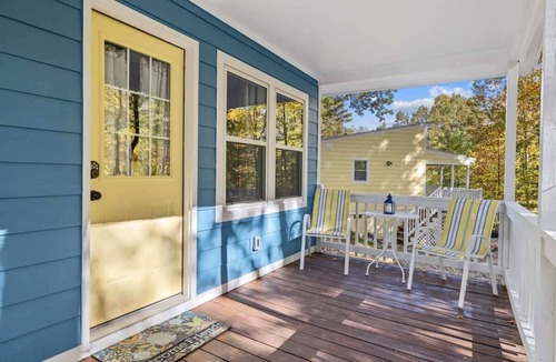 Hendersonville House | Cozy 1BR Cottage w/Fire Pit | Dupont | Free Tix