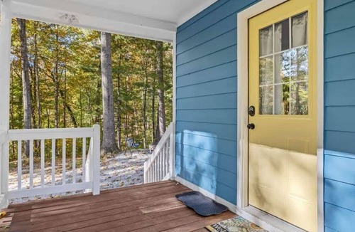 Hendersonville House | Cozy 1BR Cottage w/Fire Pit | Dupont | Free Tix