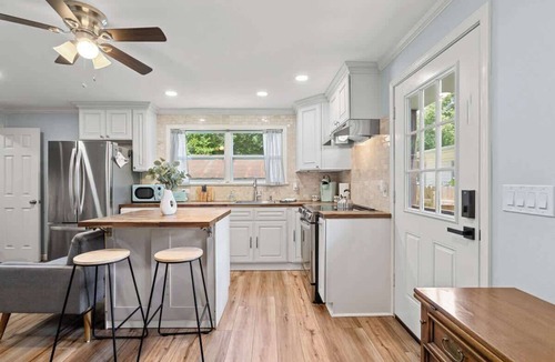 Bellview House | Cozy 1BR home w/backyard & workspace