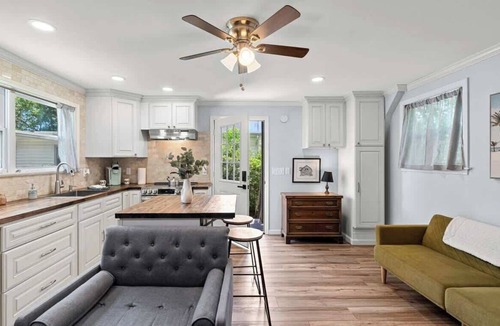 Bellview House | Cozy 1BR home w/backyard & workspace