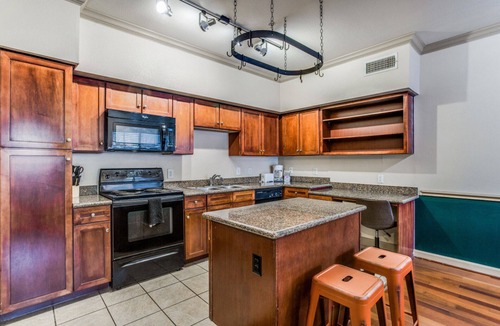 McNeil Apartment | Cozy 1BR in Champion City Park 8762