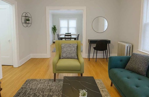 Ravenswood Apartment | Cozy 1BR in Walkable Area