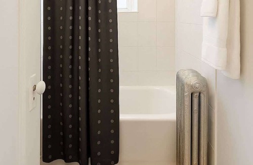 Ravenswood Apartment | Cozy 1BR in Walkable Area