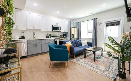 Mantua Apartment | Cozy 1BR King Bed Kitchen Washer & Dryer