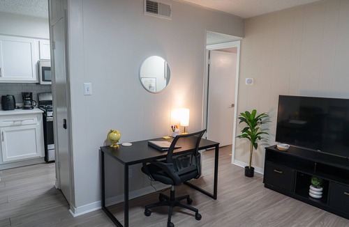 West Campus Apartment | Cozy 1BR - Minutes to Downtown Austin & UT
