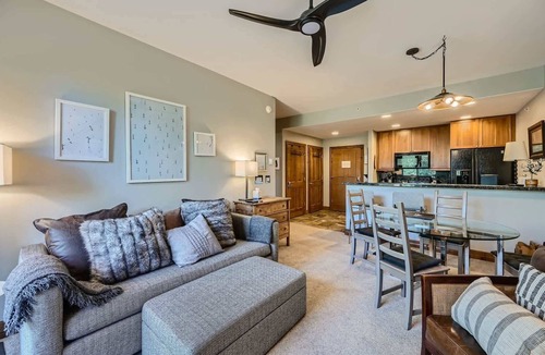 The Highlands House | Cozy 1BR Near Trails w/Shuttle to Slopes and Town