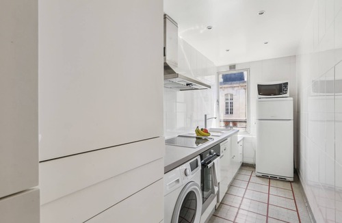 Porte-Dauphine Apartment | Cozy 1BR Near Trocadero & Arc de Triomphe