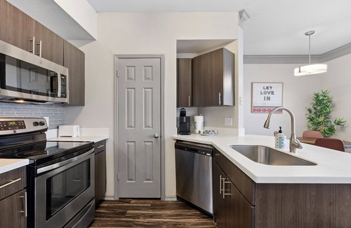 North Burnet Apartment | Cozy 1BR next to the Domain 9004